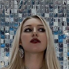 Alice_hotWarm
