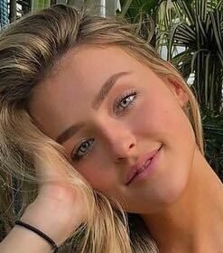 Alicia Moffet