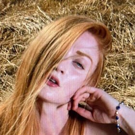 Alyxx_Redhead